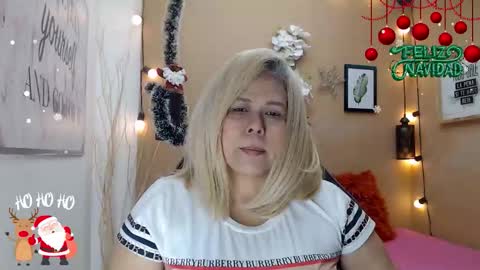 Snapshot of eva_love49 chatting on December 19, 12:12 pm eva_love49 online show from December 19, 12:12 pm