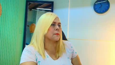 Snapshot of eva_love49 chatting on March 19, 6:56 pm eva_love49 online show from March 19, 6:56 pm