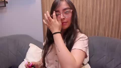 Snapshot of eva_macalliter chatting on December 12, 3:10 am Angelinne online show from December 12, 3:10 am