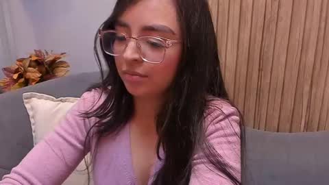 Snapshot of eva_macalliter chatting on December 22, 6:39 am Angelinne online show from December 22, 6:39 am
