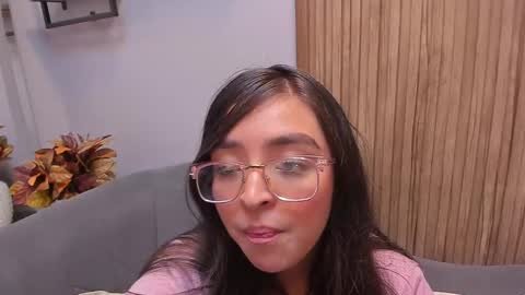 Snapshot of eva_macalliter chatting on December 22, 9:44 am Angelinne online show from December 22, 9:44 am
