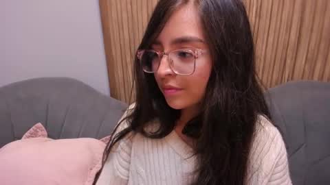Snapshot of eva_macalliter chatting on December 27, 7:18 am Angelinne online show from December 27, 7:18 am