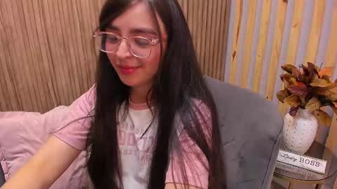 Snapshot of eva_macalliter chatting on February 2, 9:51 am Angelinne online show from February 2, 9:51 am