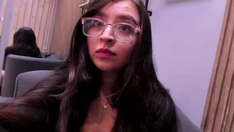 Snapshot of eva_macalliter chatting on October 25, 3:47 am Angelinne online show from October 25, 3:47 am