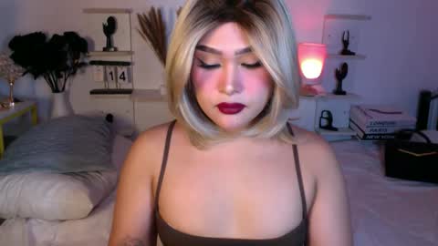 Queen Eva Mazikeen online show from November 14, 8:07 pm