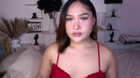 Queen Eva Mazikeen online show from December 21, 6:15 pm