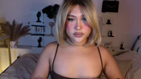 Queen Eva Mazikeen online show from April 26, 9:23 pm