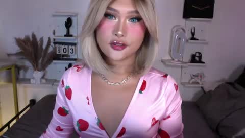 Queen Eva Mazikeen online show from August 3, 9:51 pm