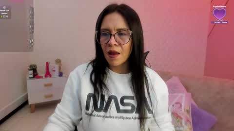 Eva  online show from February 18, 2:35 pm