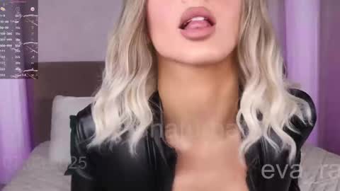 Snapshot of eva_ra chatting on March 6, 9:31 pm Eva online show from March 6, 9:31 pm