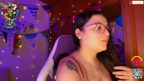 Snapshot of eva_rosse69 chatting on June 22, 12:02 pm Eva online show from June 22, 12:02 pm