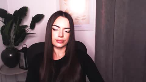 Eva online show from December 19, 4:03 pm