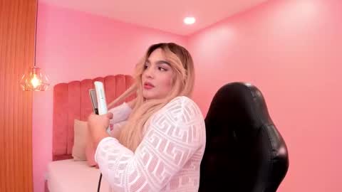 Snapshot of eva_saintt chatting on November 19, 6:30 pm eva_saintt online show from November 19, 6:30 pm