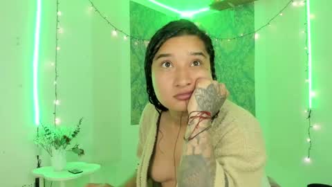Snapshot of eva_sanderslee chatting on May 16, 10:01 am Eva online show from May 16, 10:01 am