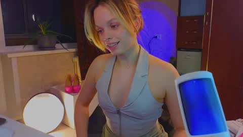 Hi there i am Eva and i wish create a nice community with you so join my Ticket Show for more pleasure online show from January 31, 7:11 pm