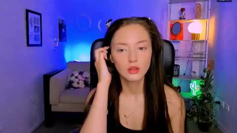 Snapshot of eva_smiith_ chatting on June 22, 5:37 am Eva online show from June 22, 5:37 am