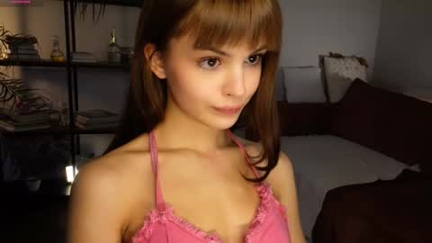 Snapshot of eva_zill_blossom chatting on October 4, 5:05 am Hello my name is Eva its my first day here online show from October 4, 5:05 am