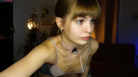 Snapshot of eva_zill_blossom chatting on November 24, 8:14 am Hello my name is Eva its my first day here online show from November 24, 8:14 am