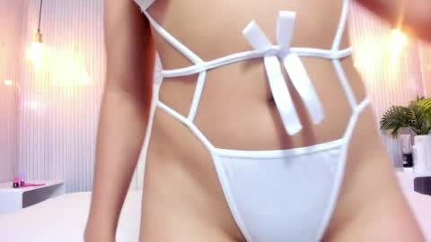 Snapshot of evaa_honey chatting on May 17, 2:20 am evaa_honey online show from May 17, 2:20 am