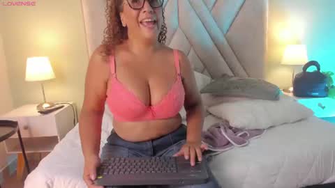 Snapshot of evaa_mills chatting on July 14, 8:25 pm Eva online show from July 14, 8:25 pm
