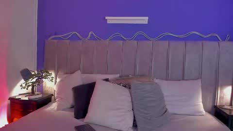 julieth online show from June 19, 7:39 pm
