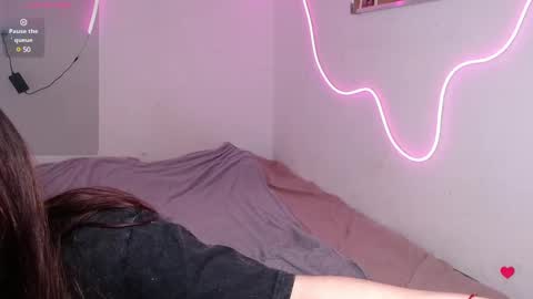 Snapshot of evaandtommi chatting on December 23, 10:32 am eva and tommie online show from December 23, 10:32 am