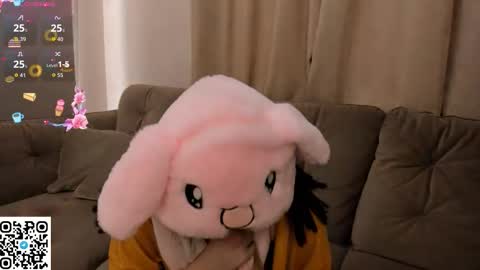 Snapshot of evablimey chatting on October 27, 5:11 am Eva online show from October 27, 5:11 am