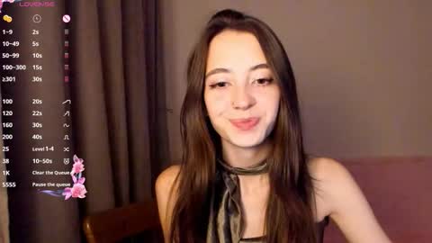 evabradly online show from October 14, 6:31 pm