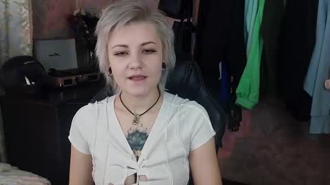 Snapshot of evabrownie chatting on February 2, 9:30 am Eva Brownie online show from February 2, 9:30 am