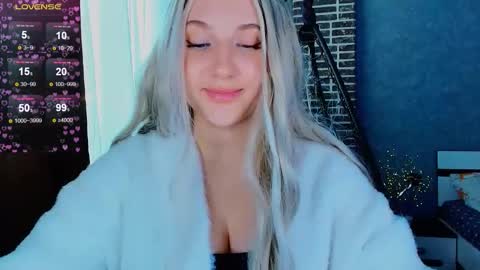 Eva  online show from November 6, 6:58 am