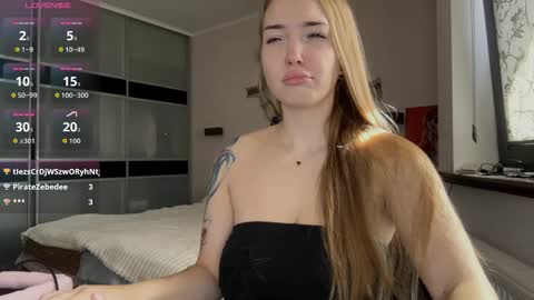 evacarter1 online show from October 4, 8:34 am