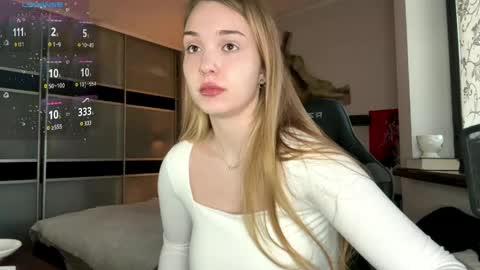 evacarter1 online show from March 23, 2:21 pm