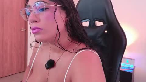 Snapshot of evacarters chatting on July 25, 7:55 pm Jenny Carters online show from July 25, 7:55 pm