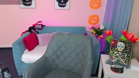 Snapshot of evafolverr chatting on October 26, 7:03 am Eva online show from October 26, 7:03 am