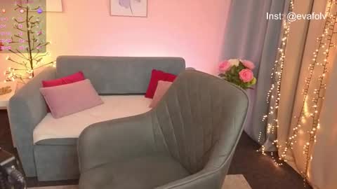 Snapshot of evafolverr chatting on December 14, 7:14 am Eva online show from December 14, 7:14 am