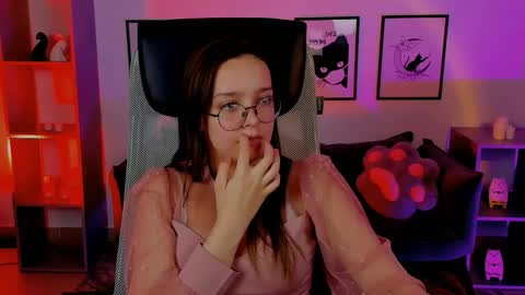 Eva online show from March 5, 4:58 pm