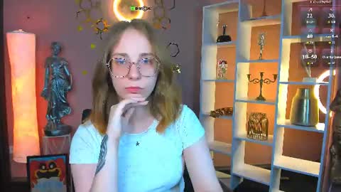 evalora online show from June 10, 8:52 pm