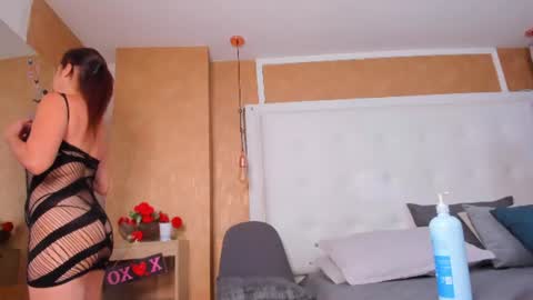 evamilf24 online show from July 1, 12:29 pm
