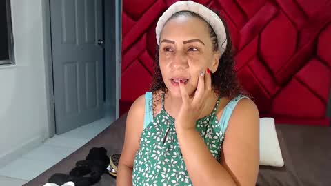 Snapshot of evamills1 chatting on February 15, 1:27 pm Eva Mills online show from February 15, 1:27 pm