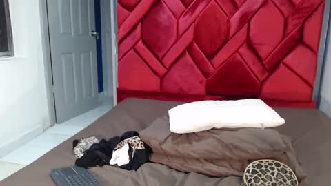 Snapshot of evamills1 chatting on February 16, 2:54 pm Eva Mills online show from February 16, 2:54 pm