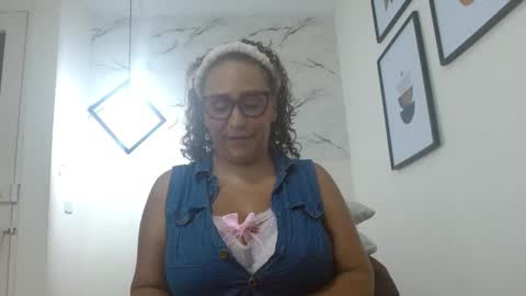 Snapshot of evamills1 chatting on September 27, 7:41 pm Eva Mills online show from September 27, 7:41 pm