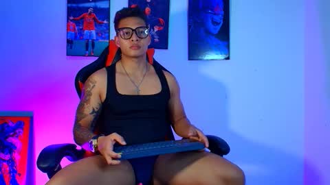 Snapshot of evan_greey chatting on September 10, 2:22 am EVAN GREY online show from September 10, 2:22 am