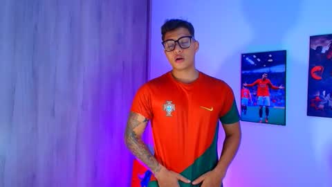 Snapshot of evan_greey chatting on October 16, 4:13 am EVAN GREY online show from October 16, 4:13 am