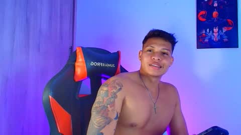 EVAN GREY online show from November 13, 2:43 am