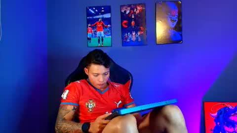 Snapshot of evan_greey chatting on July 23, 1:58 am EVAN GREY online show from July 23, 1:58 am
