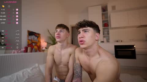 Snapshot of evan_white_ chatting on December 1, 5:12 am evan_white_ online show from December 1, 5:12 am