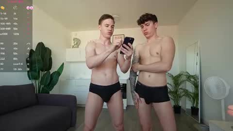 evan_white_ online show from June 20, 5:54 am