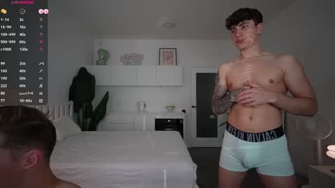evan_white_ online show from July 19, 4:00 pm