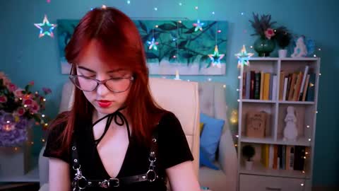 Eva  online show from December 30, 5:04 am