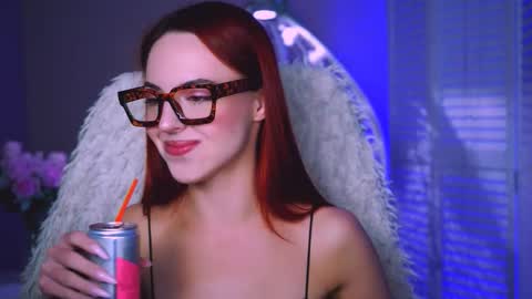 Eva  online show from September 26, 1:26 pm